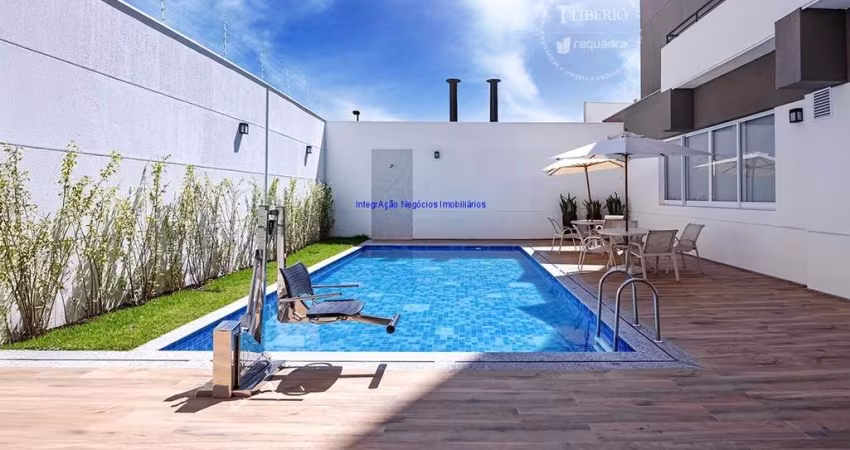 Apartamento 34,48m², 02 dormitórios e 01 banheiro; (Fotos ilustrativas).  Condomínio com Segurança e Portaria, piscina, salão de festas e academia.