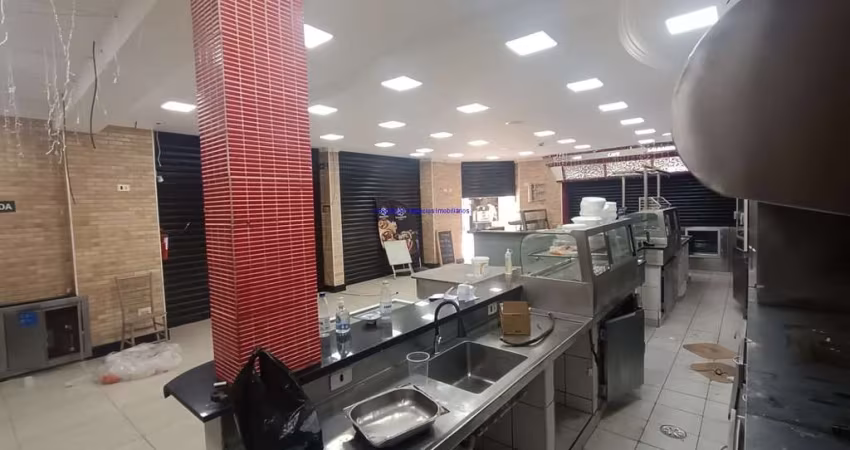 Loja 270m² e 02 banheiros.  Excelente localização, á 3 minutos andando para a estação do metrô São Bento; Entre as Ruas do Comercial