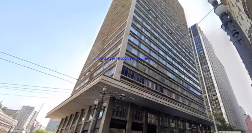 Condomínio com recepção e segurança.  Excelente localização á 4 minutos andando para a estação do metrô Anhangabaú; Próximo a Rua Doutor Miguel Couto,