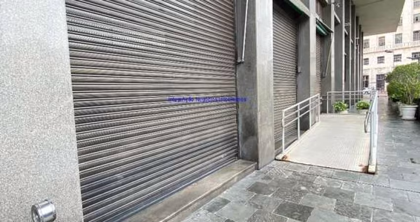 Loja 534m² e 02 banheiros.  Excelente localização á 8 minutos andando para a estação do metrô Anhangabaú;  Entre as Ruas da Quitanda, São bento