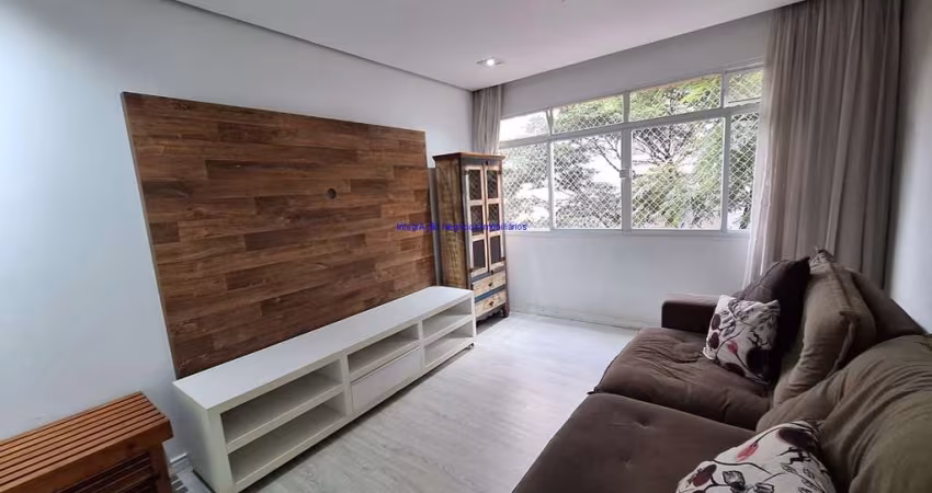Apartamento MOBILIADO 95m², 02 dormitórios, 02 banheiros e 01 vaga na garagem.  Condomínio com portaria e segurança.  Excelente localização