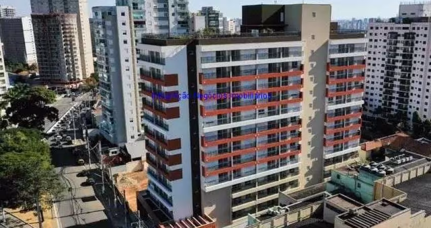Apartamento Studio 33m², 01 dormitório e 01 banheiro.  Condomínio com portaria, segurança,  academia e salão de festa.  Excelente localização