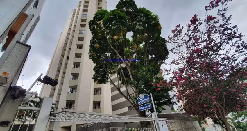 Apartamento Studio 30m², 01 dormitório, 01 banheiro e 01 vaga na garagem.  Condomínio com portaria, segurança 24hrs, piscina, salão de festa, academia