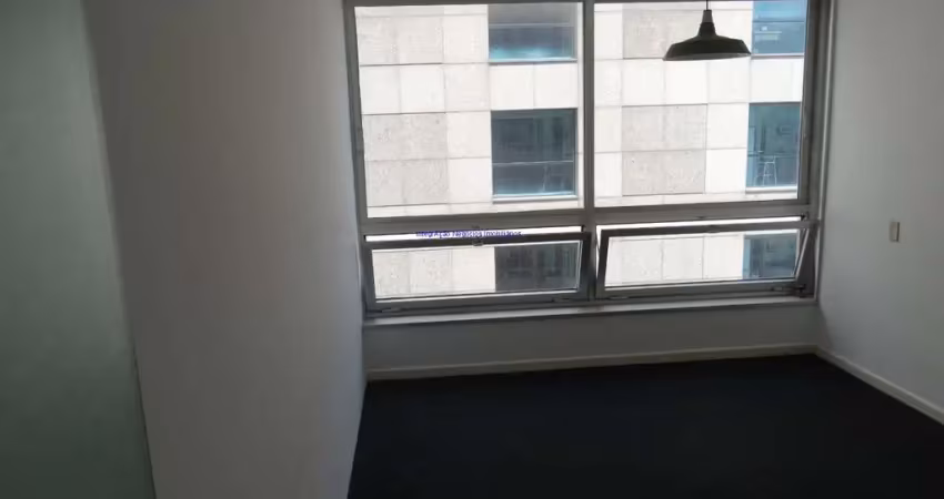 Conjunto comercial 54m², 01 banheiro e 01 vaga de garagem.  condomínio com recepção e segurança.  excelente localização