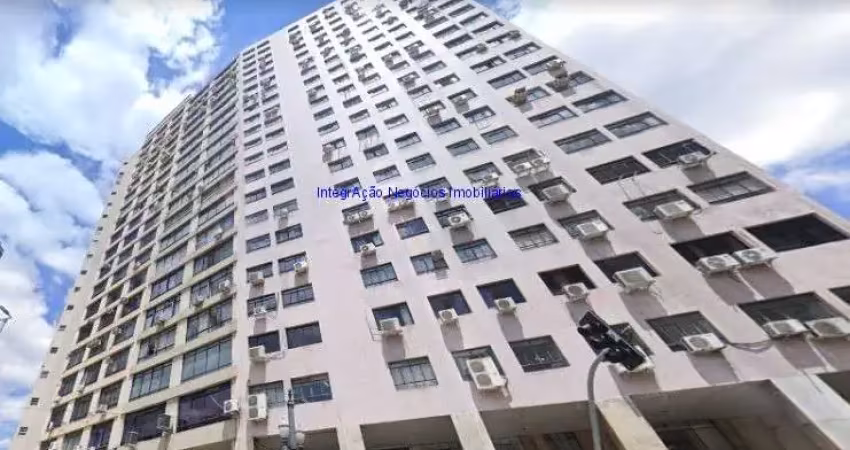 Conjunto comercial 60 m² e 01 banheiro.  excelente localização á 4 minutos andando para a estação do metrô sé.