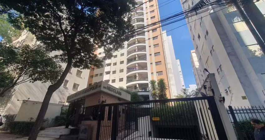 Apartamento studio 40m² , 01 dormitório, 01 banheiro e 01 vaga na garagem.  condomínio com portaria, segurança, piscina, academia, salão de festa