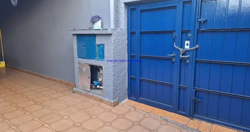 Casa 400m², 03 salas e 04 vagas de garagem.  excelente localização, á 9 minutos andando para a estação do metrô sumaré; entre as ruas monsenhor