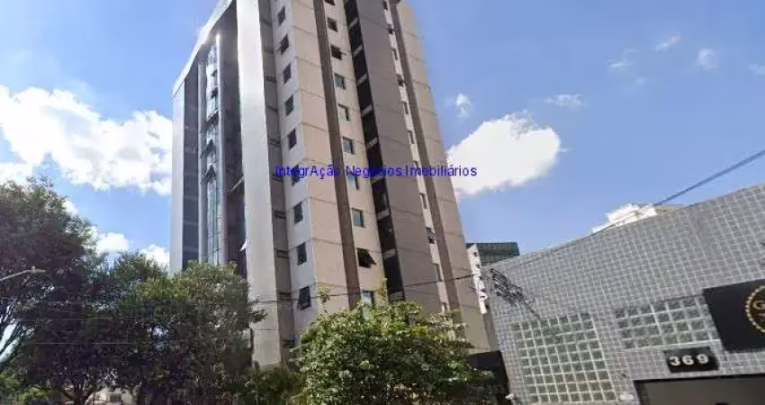 Conjunto comercial  210m², 02 banheiros e 06 vagas na garagem.  condomínio com segurança e portaria.  excelente localização, á 6 minutos andando para