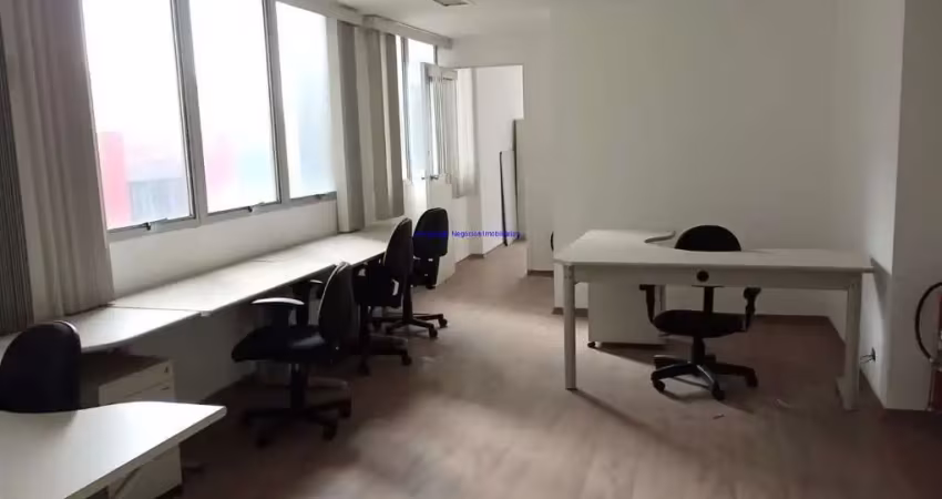 Conjunto comercial mobiliado 61,87m², 02 banheiros e 01 vaga de garagem.  condomínio com portaria e recepção.  excelente localização, á 10 minutos