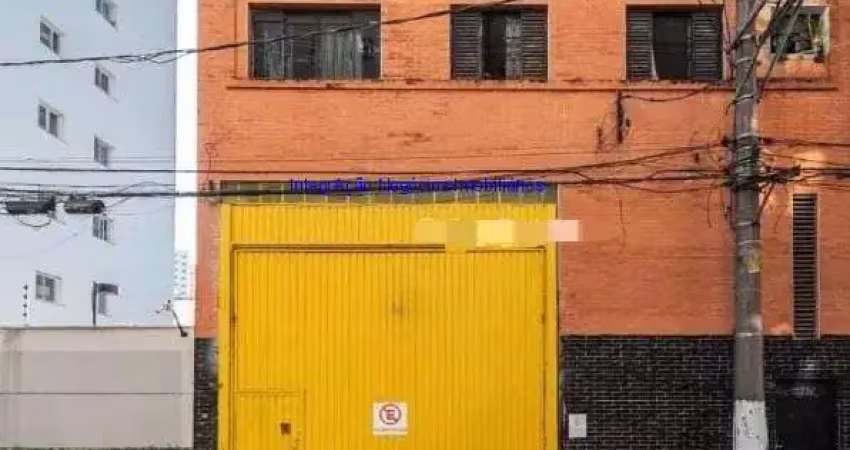 Galpão 634m² e 01 banheiro.  excelente localização entre as ruas da independência, clímaco barbosa e freire da silva.
