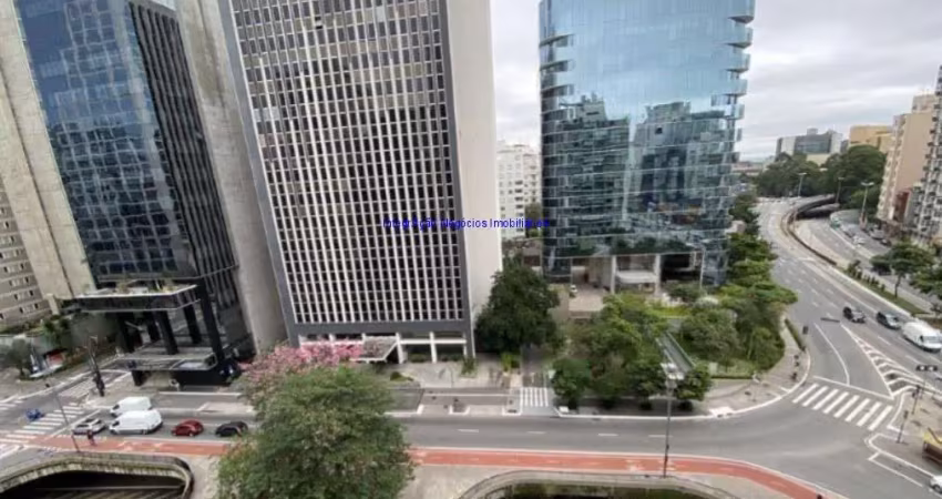 Conjunto comercial 149m², 05 salas e 02 banheiros  condomínio com segurança e portaria.  excelente localização à  2 minutos andando para estação