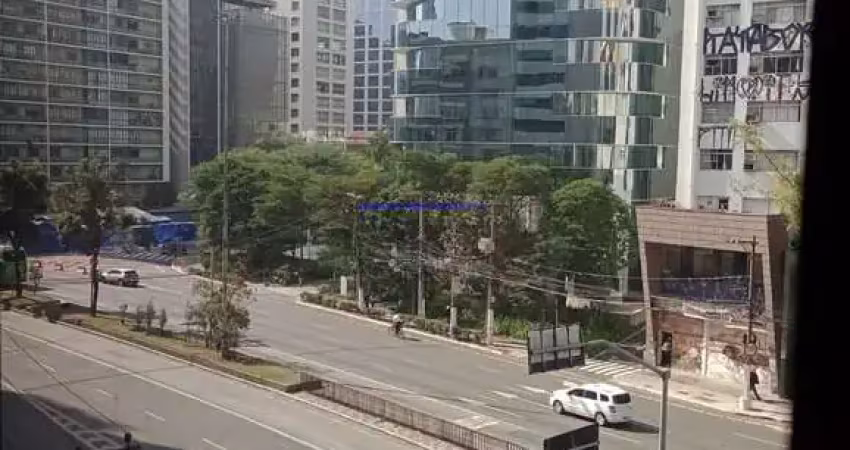 Apartamento 91,53, 02 dormitórios, 01 banheiro e 01 dependência de empregada.  excelente localização á 5 minutos andando para a estação do metrô