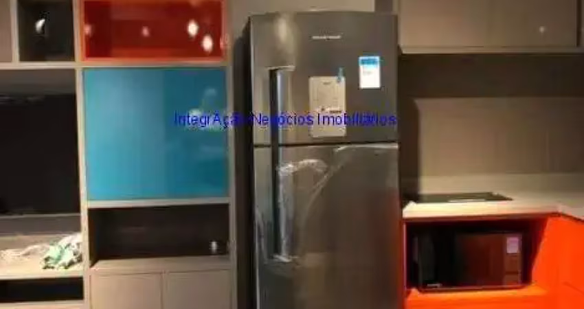 Apartamento studio mobiliado 30m², 01 dormitório, 01 banheiro e 01 vaga de garagem.  condomínio com portaria, segurança, piscina, academia
