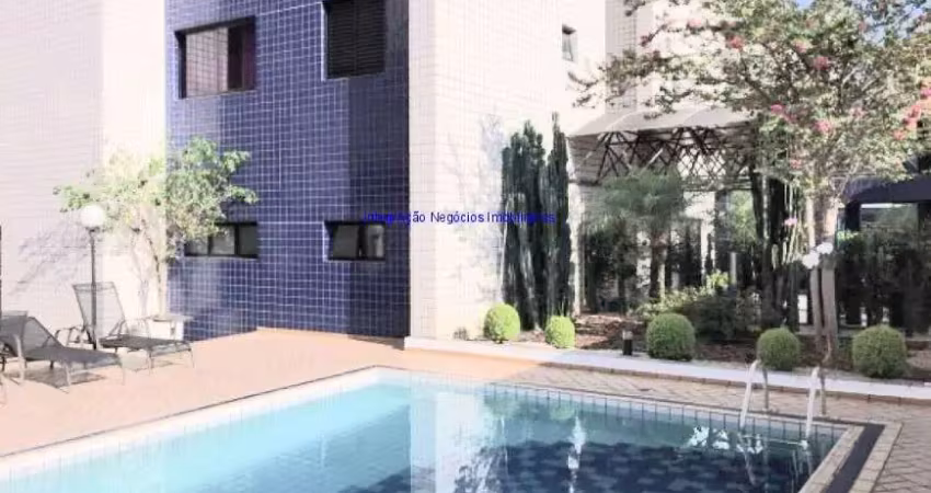 Condomínio com piscina, salas de ginástica e musculação, salão de festas, sauna, churrasqueira, pequena horta. .  próximo ao shopping frei caneca,