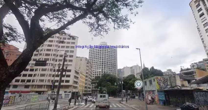 Loja 210m² e 01 banheiro.  excelente localização á 8 minutos andando para a estação do metrô republica; entre as ruas santa efigênia, antônio de godói