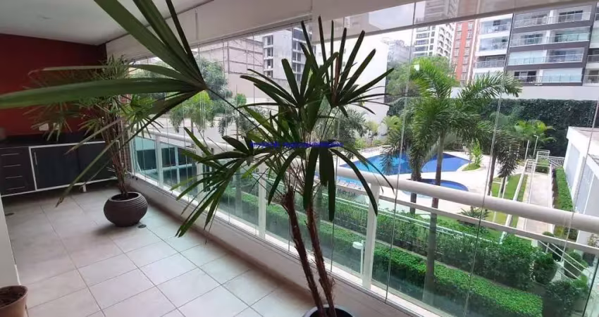 Apartamento 207², 03 dormitórios (sendo 01 suíte), 04 banheiros e 02 vagas na garagem.  condomínio com portaria, segurança 24hrs, piscina adulto