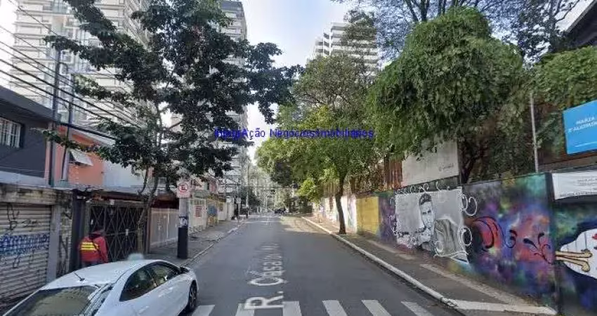 Loja 100m² e 02 banheiros.  excelente localização entre as ruas ribeirão claro, quatá e baluarte.   todas as informações aqui anunciadas são fornecida