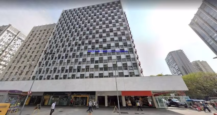 Conjunto comercial 66m², 01 sala em vão livre ampla e 02 banheiros.   condomínio com segurança e portaria 24 horas.  excelente localização