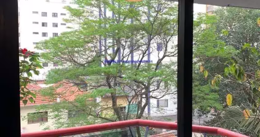 Condomínio edifício com portaria 24 horas com  funcionários do condomínio.  excelente localização entre as ruas pedro de toledo, botucatu e marcote.