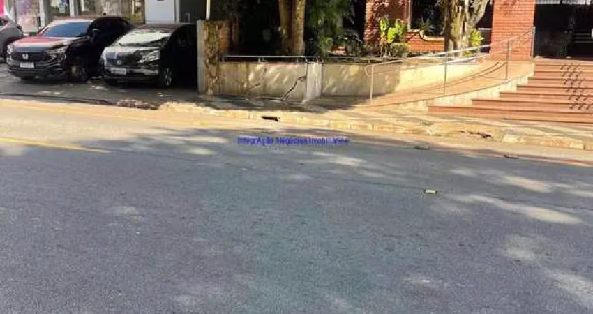 Loja  1.334m² e 02 banheiros.  excelente localização á 4 minutos andando para a estação do metrô borba gato; entre as ruas américo do brasiliense