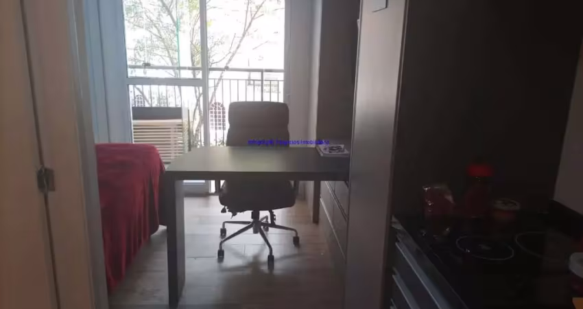 Apartamento studio 24m², 01 dormitório e 01 banheiro.  condomínio com portaria e segurança.  excelente localização á 7 minutos andando para a estação
