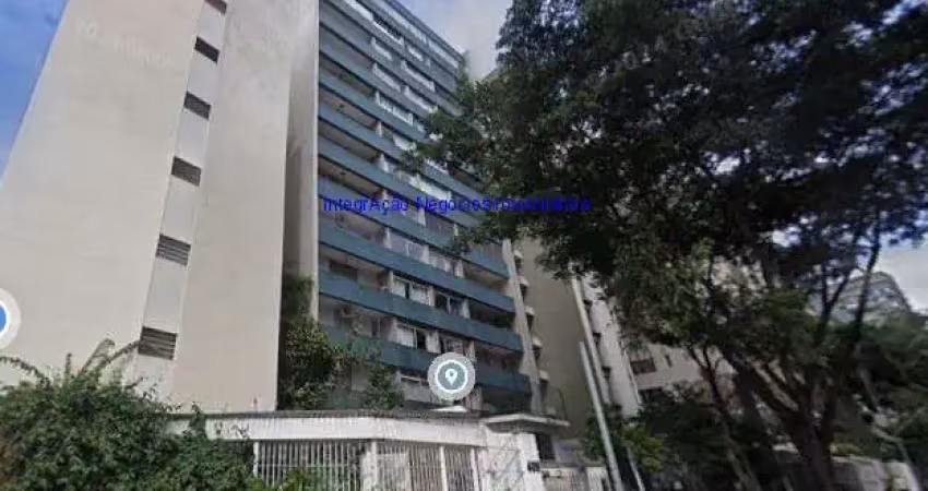 Apartamento  cobertura penthouse 200m², 03 dormitórios (sendo 01 suíte), 03 banheiros e 02 vagas na garagem.  condomínio com portaria e segurança.