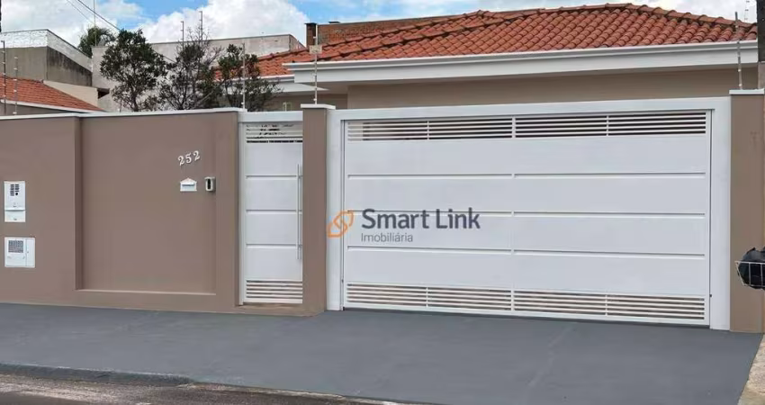 Casa com 3 dormitórios à venda, 230 m² por R$ 690.000,00 - Jardim Planalto - Botucatu/SP