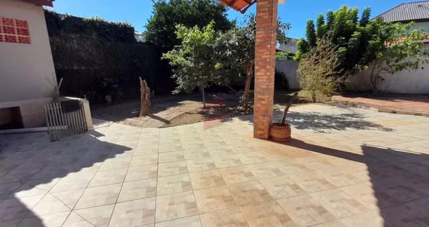 Casa com 4 quartos à venda na Rua Edinei de Lima Godoy, 891, Pineville, Pinhais