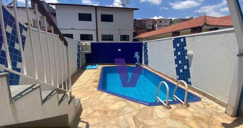 CASA COM PISCINA PERTINHO DO METRÔ TUCURUVI