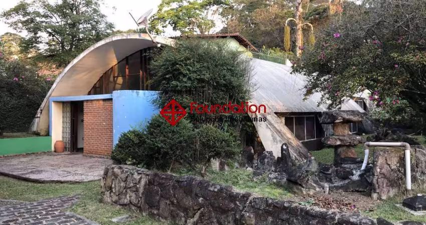 Oportunidade Única: Um Ícone da Arquitetura Brasileira à Venda!