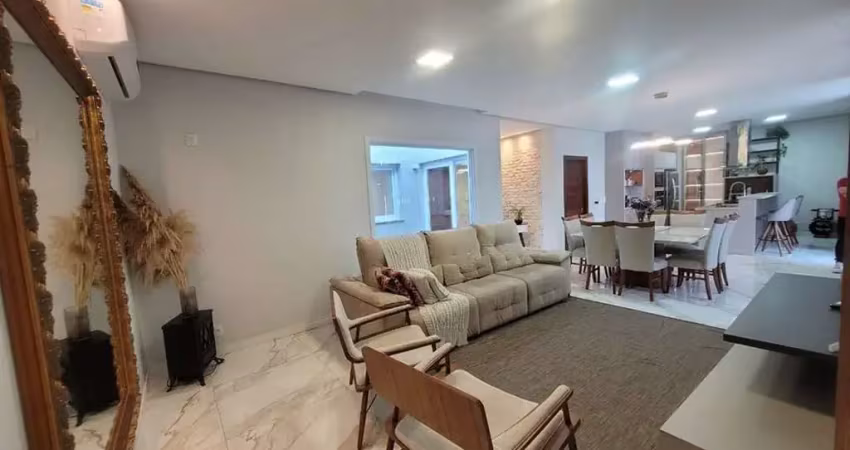Casa com 4 quartos à venda na Avenida Vinte de Setembro, Centro, Sapiranga