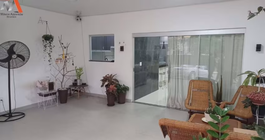 -COP 30 - CASA COM 2 SUÍTES NA VISCONDE DE INHAÚMA! -ÁREA PRIVATIVA DE 144 M². -02 VAGAS DE GARAGEM. -NASCENTE.