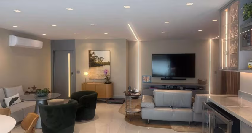-APARTAMENTO COM 3 SUÍTES NO EDIFÍCIO TORRE DE SAVERNE! -ÁREA PRIVATIVA DE 242M² - 14° ANDAR. -03 VAGAS DE GAGAREM. -NASCENTE.