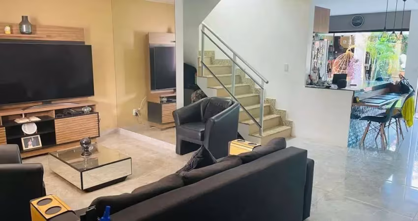 -cop 30 - casa de 2 pavimentos mobiliada no condomínio fechado greenville 2! -área privativa de 620m². -área totasl de 510m².