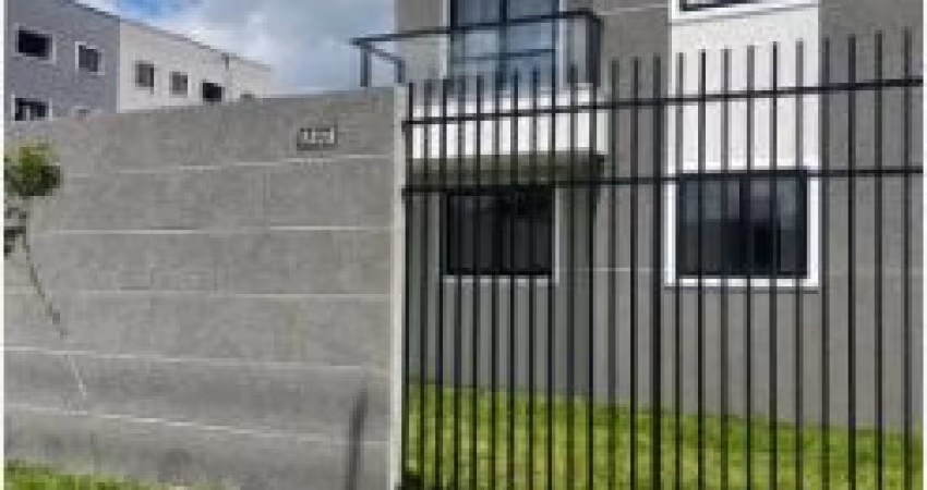 Apartamento Térreo em Pinhais com 3 Dormitórios e 1 vaga.