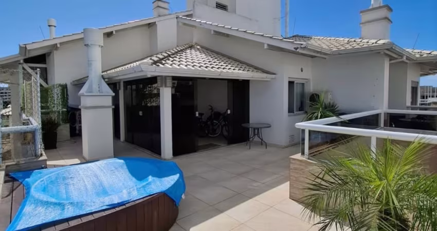 Cobertura há 200 metros do mar nas gaivotas
