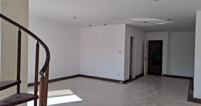 Recreio Alugo Cobertura duplex 4 quartos sendo 3 suites