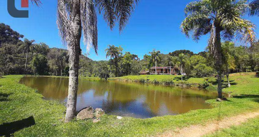 Chácara com 3 quartos, 720000 m² - venda por R$ 3.300.000 ou aluguel por R$ 13.000/mês - Bateias - Campo Largo/PR