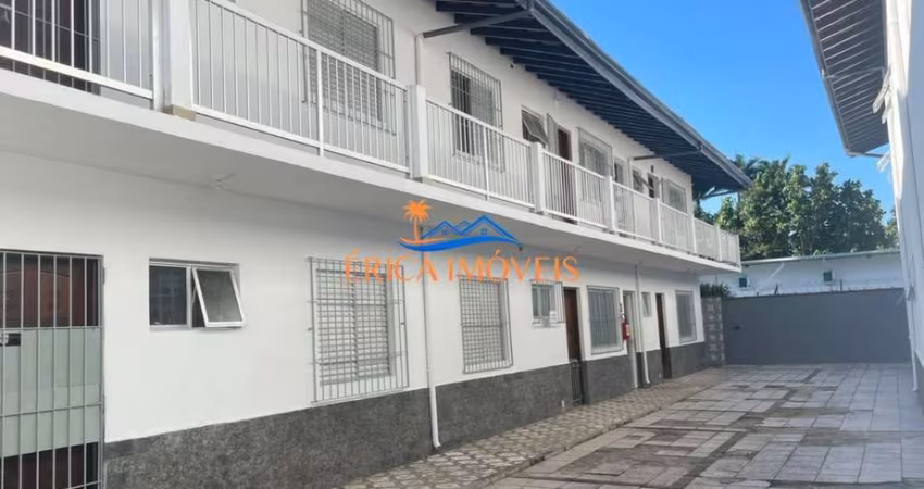 Apto com 02 Quartos na Região Central de Ubatuba/SP