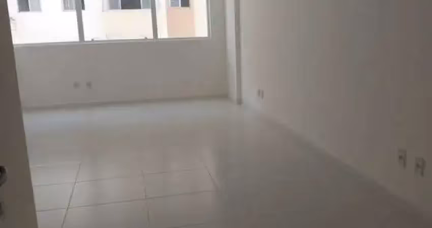 Sala nascente no aero empresarial, 30m² com sanitário e vaga coberta..