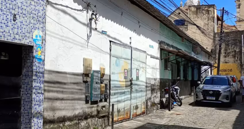 Comercial/ residencial melhor localização da sáude 04 imóveis juntos:   02 galpões e 02 casas medindo 220m² serve para vários seguimentos