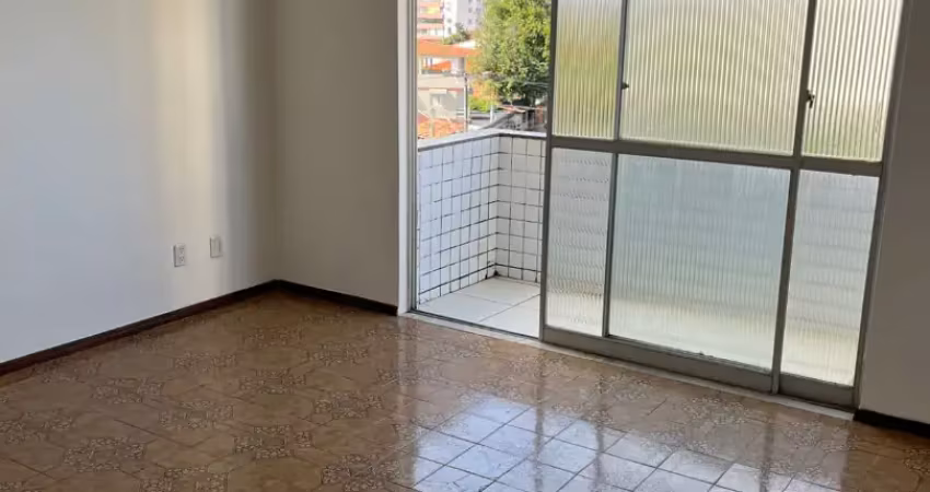 Exclente 3/4 com suíte, varanda, garagem, vista livre e ventilado