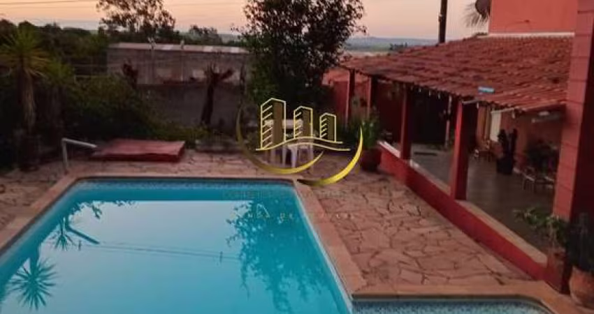 Chácara à venda em Limeira-SP,  4 quartos, 3 salas, 3 banheiros, 4 vagas, 1500m². Aproveite!