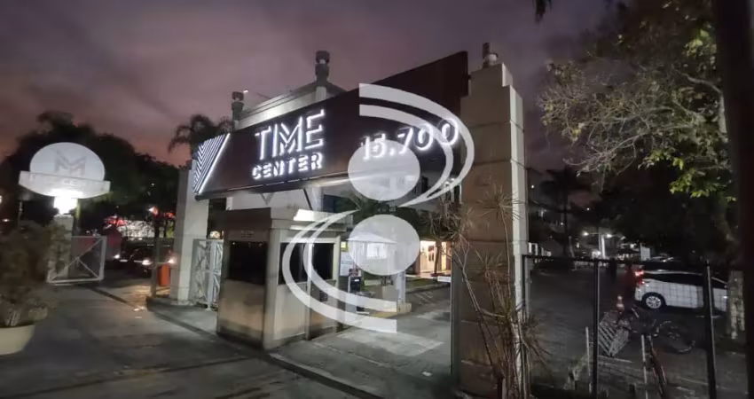 Loja comercial pronta para uso - 52m² com jirau em centro empresarial
