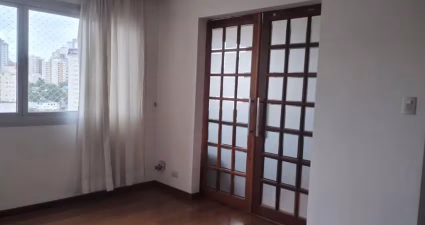 Apartamento reformado com 90 m²