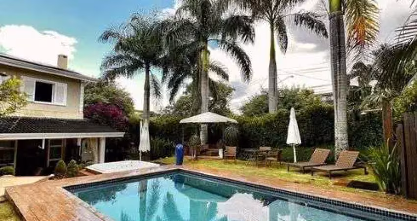 Maravilhosa casa de condomínio com 4 amplas suítes . ampla área de lazer inédita . leia a legenda