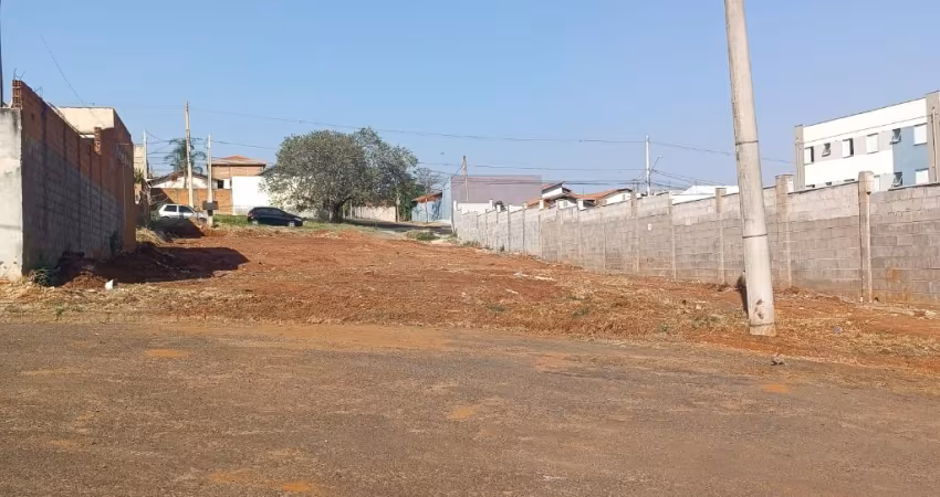 Lindo Terreno no Real Park