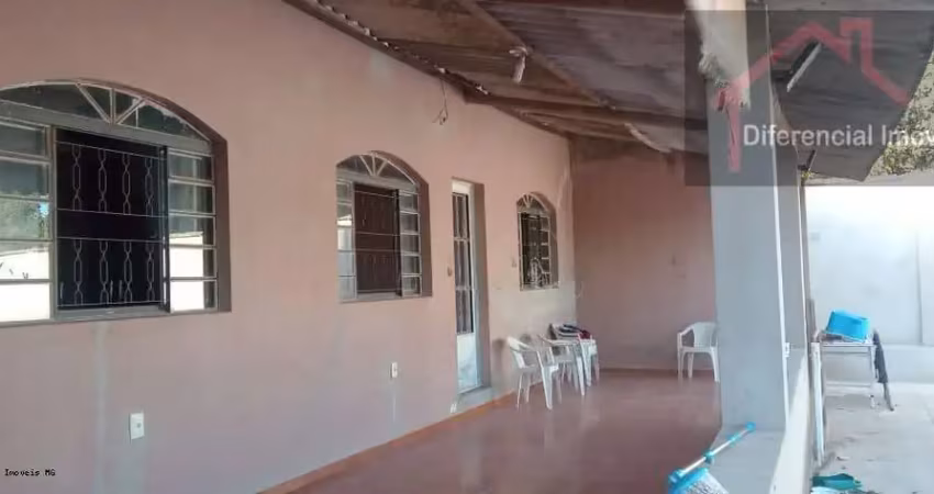 Casa para Venda em Esmeraldas, Pousada do Lago, 2 dormitórios, 1 suíte, 2 banheiros, 3 vagas