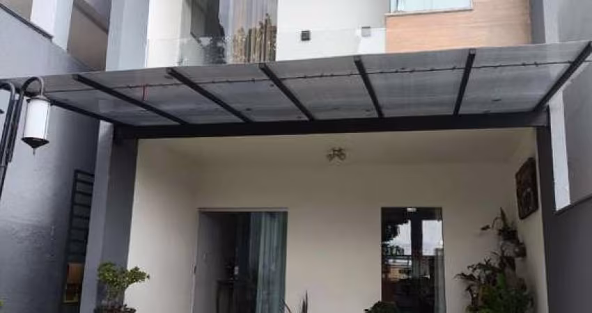 Casa para Venda em Contagem, colonial, 3 dormitórios, 1 suíte, 3 banheiros, 2 vagas