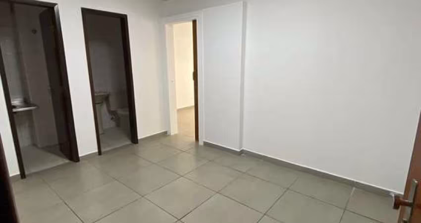 Sala comercial para alugar no Centro de Curitiba.